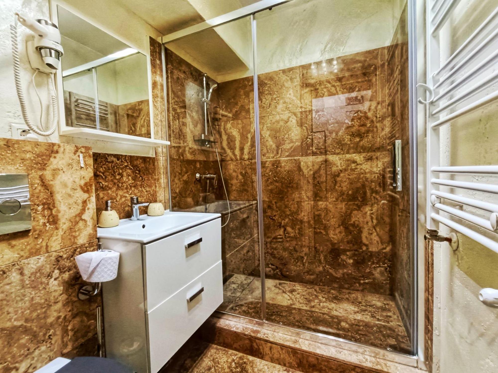 Apartament Airport High Class & Parking Jassy Zewnętrze zdjęcie